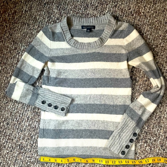 Banana Republic Sweaters - Women’s Sweater Banana Republic Cashmere Sweater